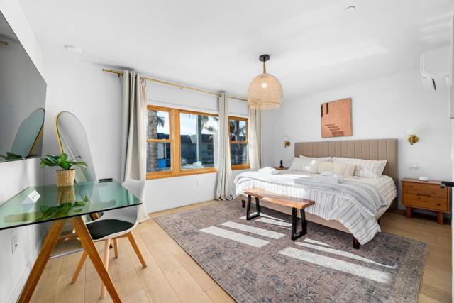 208 Capitola Avenue, Capitola CA: https://media.crmls.org/mediaz/aa1d44af-caa1-43e2-a733-c420914c8153.jpg