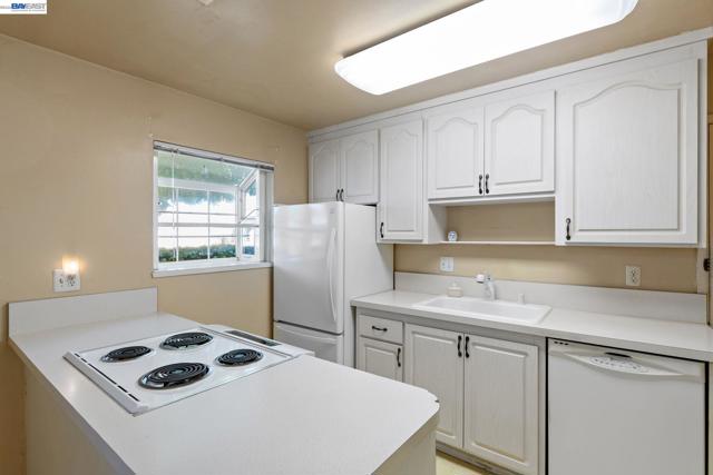 Image 6 of 46 For 35446 Cleremont Dr