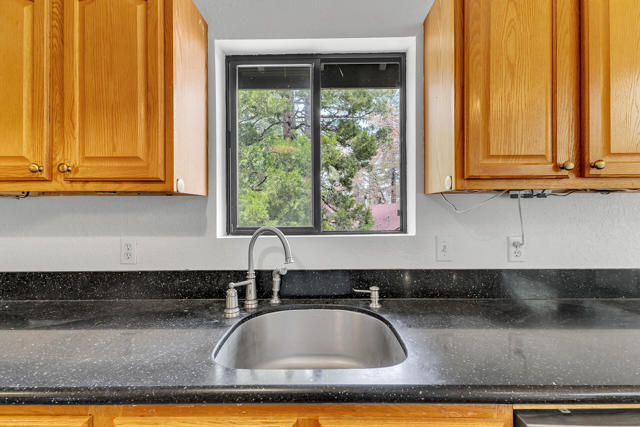 53962 Marian View Drive, Idyllwild CA: https://media.crmls.org/mediaz/aa1df8c7-05d5-42a1-bbd3-946aac785760.jpg