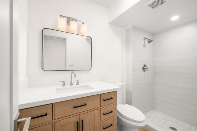 Detail Gallery Image 24 of 31 For 4444 W Point Loma Bld #16,  San Diego,  CA 92107 - 2 Beds | 2 Baths