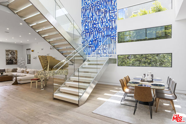 726 N Martel Avenue, Los Angeles CA: https://media.crmls.org/mediaz/aa1ee97a-6922-462f-ba61-a82c18f762cc.jpg