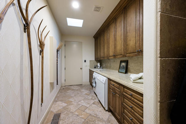 78653 Peerless Place, La Quinta CA: https://media.crmls.org/mediaz/aa1f5ddf-685a-4840-9253-c282dbc63bc5.jpg