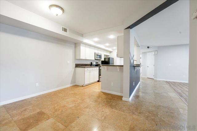 1050 E Washington, Escondido CA: https://media.crmls.org/mediaz/aa1f6165-6bc1-471c-ab9f-bc1bdcf613ac.jpg
