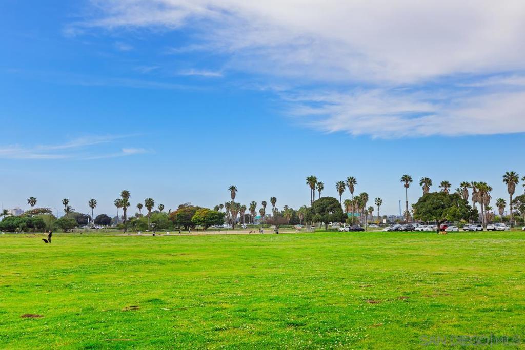 https://media.crmls.org/mediaz/aa1fbba2-6a49-4965-bdb7-f88b092bdaa0.jpg?preset=X-Large