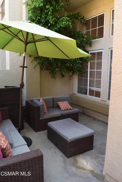 644 Warwick Avenue, Thousand Oaks CA: https://media.crmls.org/mediaz/aa1ff074-f767-4827-978d-d202abb81096.jpg