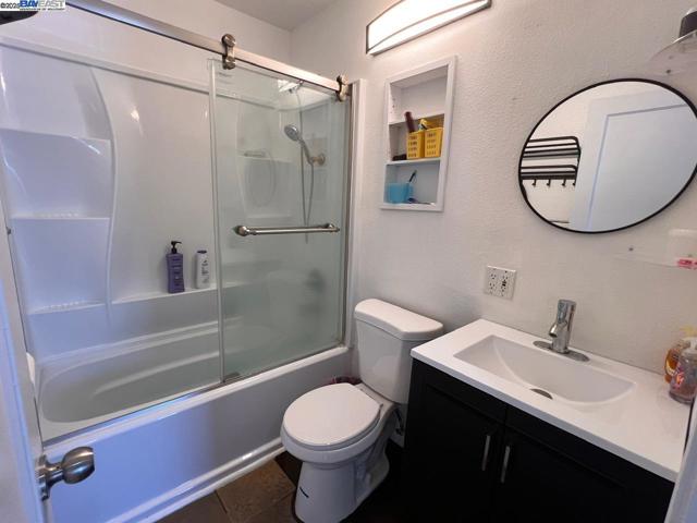 2748 Eastgate Ave, Concord CA: https://media.crmls.org/mediaz/aa20a053-23ed-4c7f-9638-1e548f1efb79.jpg