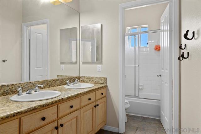 445 De Anza Court, Oceanside CA: https://media.crmls.org/mediaz/aa20aae5-067a-4766-824b-de4ab2e4c853.jpg