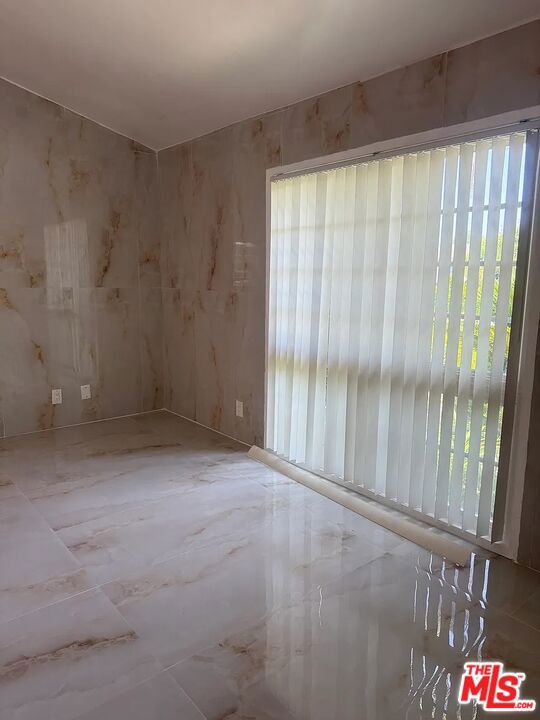 24316 Burbank Blvd photo 12