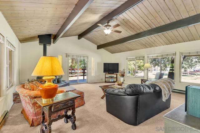 28967 Oak Ln, Pine Valley CA: https://media.crmls.org/mediaz/aa221f92-4524-4bb5-84fa-9d295089f1f3.jpg