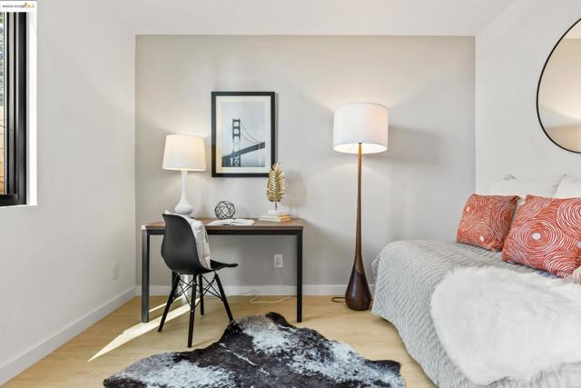 4031 Park Blvd, Oakland CA: https://media.crmls.org/mediaz/aa225a76-1fb7-48df-97c4-f8fcdd44f464.jpg