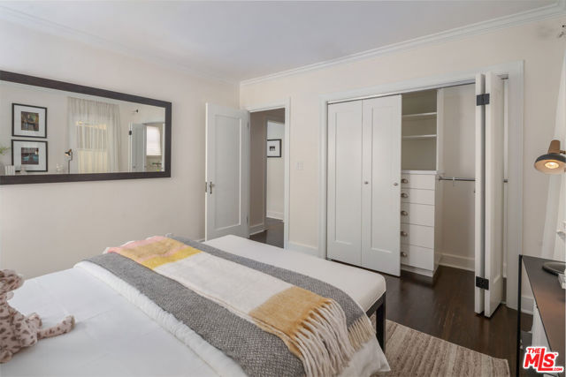 729 N Stanley Avenue, Los Angeles CA: https://media.crmls.org/mediaz/aa22bfee-9f71-40eb-9068-cba5153f13e2.jpg