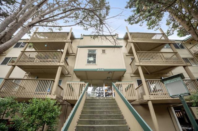 359 Half Moon Lane, Daly City CA: https://media.crmls.org/mediaz/aa23733e-eb01-403b-b385-e4942136f26e.jpg