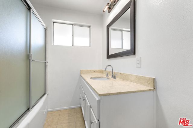 19717 Chase Street, Winnetka CA: https://media.crmls.org/mediaz/aa23ae3b-1e91-4ade-b5d1-1f3ccf8ef0da.jpg
