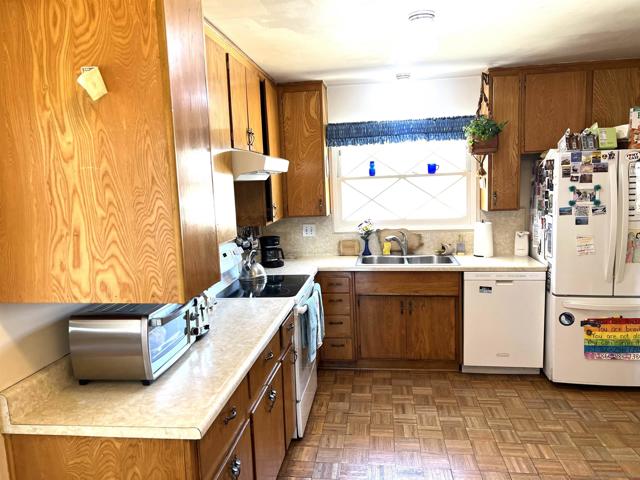 5055 Mount Frissell Dr, San Diego CA: https://media.crmls.org/mediaz/aa24b6b1-4680-407e-83ab-b630ccec0d80.jpg