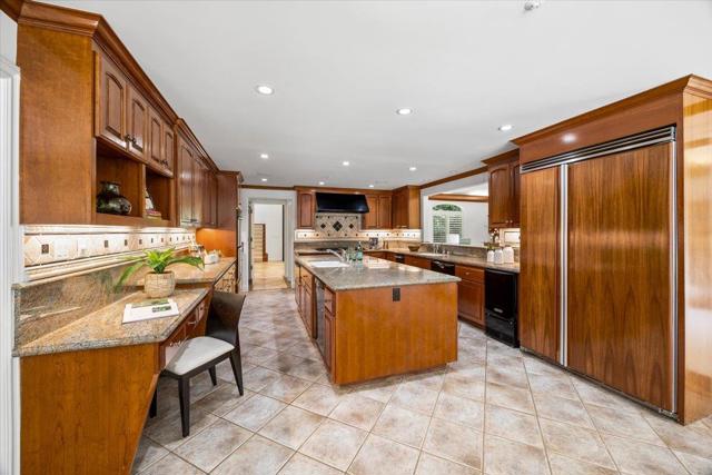 801 Eucalyptus Avenue, Hillsborough CA: https://media.crmls.org/mediaz/aa25084e-ee27-48a2-9b58-7af7a7f8d5e4.jpg