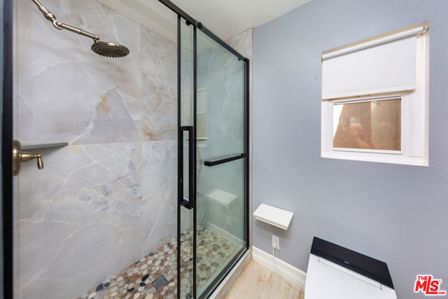 1017 Via Colinas, Thousand Oaks CA: https://media.crmls.org/mediaz/aa252e3e-895a-4bbf-8780-516811a8bbb4.jpg