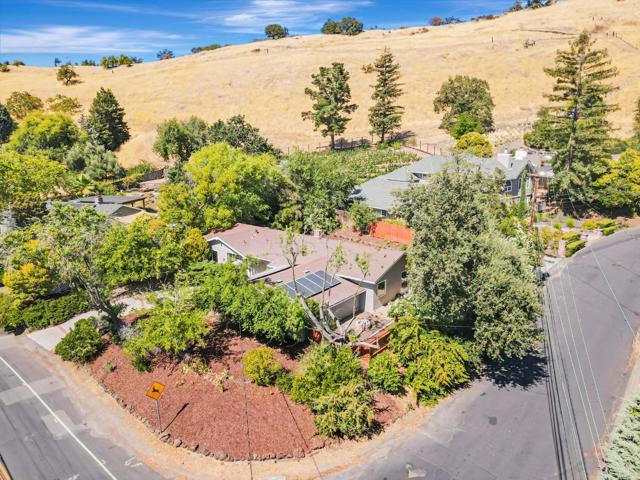 430 Marshall Drive, Walnut Creek CA: https://media.crmls.org/mediaz/aa25c703-332e-4675-b636-8aaadf628bd4.jpg