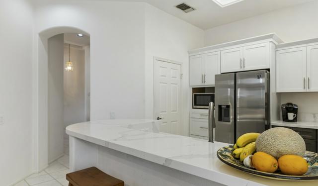 38129 Grand Oaks Avenue Avenue, Palm Desert CA: https://media.crmls.org/mediaz/aa25fce8-e506-4228-a922-4d19618ec06c.jpg