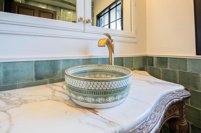 1 Santa Lucia Avenue, Salinas CA: https://media.crmls.org/mediaz/aa268dc7-5cd1-4552-9b85-6be18c9e726b.jpg