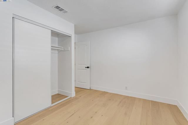 6976 Allegheny Dr, Dublin CA: https://media.crmls.org/mediaz/aa26a565-4b61-4c6b-b814-acc60174f790.jpg