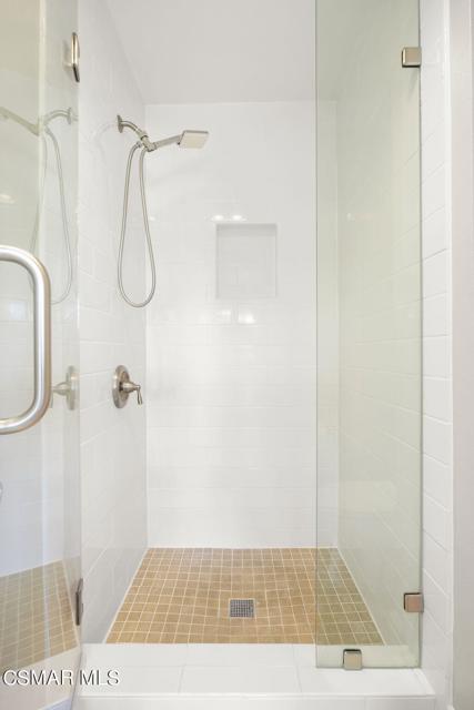29-web-or-mls-Upmarketmedia_3123Hil-93