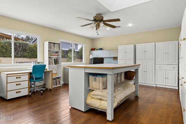 24-web-or-mls-UpmarketMedia_577Cort-39