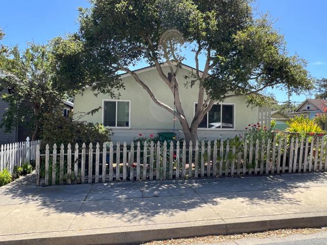609 Congress Avenue, Pacific Grove CA: https://media.crmls.org/mediaz/aa289329-ac47-4ff3-9402-324c6a76a9ac.jpg