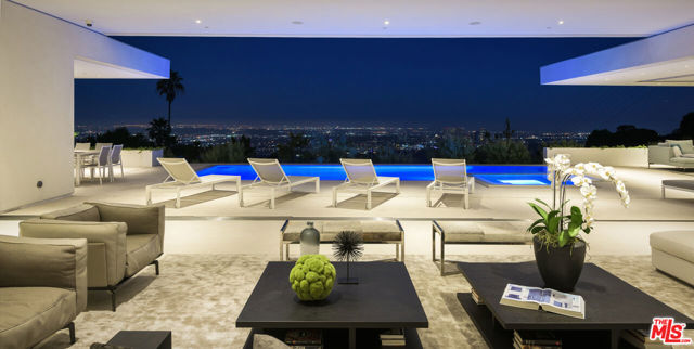 1535 Carla, Beverly Hills CA: https://media.crmls.org/mediaz/aa291716-daac-46d5-afa7-b524c5ace379.jpg