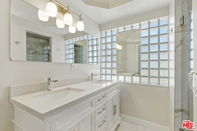 237 W Kelso Street, Inglewood CA: https://media.crmls.org/mediaz/aa293a22-b6f9-418a-a6fc-cde850a84870.jpg
