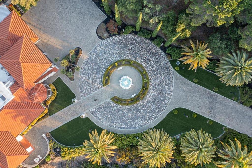 https://media.crmls.org/mediaz/aa295574-0385-4cc0-8bab-4a116895a3ad.jpg?preset=X-Large