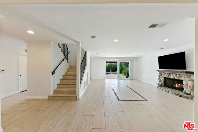 30630 Morning View Drive, Malibu CA: https://media.crmls.org/mediaz/aa298cab-c453-4393-9a9f-6a2a5f4893a8.jpg
