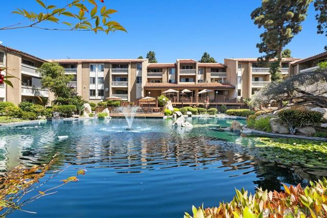 1855 Diamond St, San Diego CA: https://media.crmls.org/mediaz/aa29f536-a67a-4ee7-9df0-491688b48423.jpg