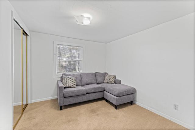 10395 Santa Teresa Boulevard, Gilroy CA: https://media.crmls.org/mediaz/aa2a52e6-8901-42f7-88c7-b0f7bc0e50f0.jpg