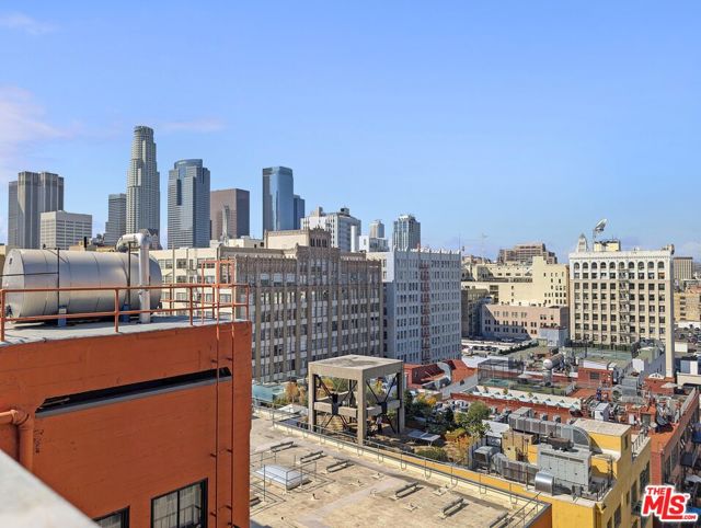 738 S Los Angeles Street, Los Angeles CA: https://media.crmls.org/mediaz/aa2b279a-e45a-47c1-a496-fd3090267ac0.jpg