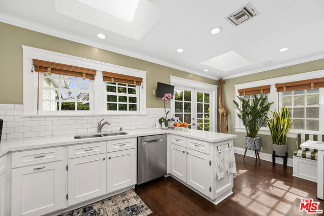 1324 N Orange Grove Avenue, West Hollywood CA: https://media.crmls.org/mediaz/aa2b4d6c-9719-425c-9d1e-9872aa445f34.jpg