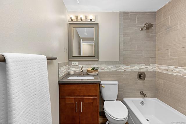 2534 Bartel St, San Diego CA: https://media.crmls.org/mediaz/aa2bd8d5-4711-405e-8231-b60577e44297.jpg