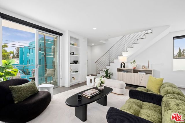 1923 N Gower Street, Los Angeles CA: https://media.crmls.org/mediaz/aa2c0844-d59e-4249-91c5-737e3825ae09.jpg