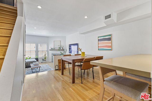 716 Maltman Avenue, Los Angeles CA: https://media.crmls.org/mediaz/aa2ca11c-f3ca-4f22-8644-8a8a9ccdc3bc.jpg
