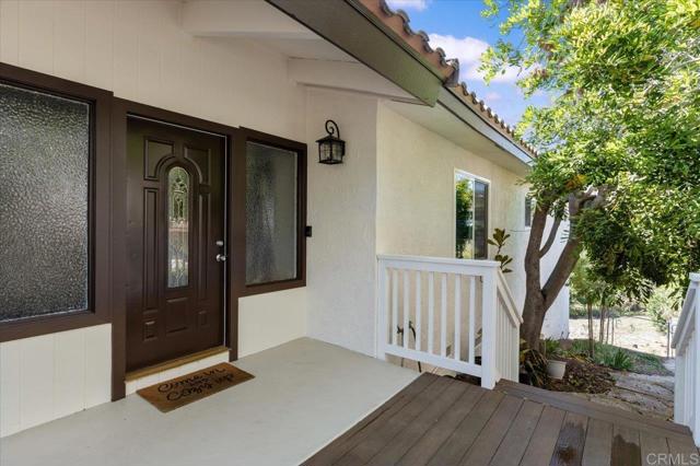 Detail Gallery Image 4 of 37 For 215 Cranston Crest, Escondido,  CA 92025 - 3 Beds | 2 Baths