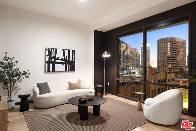 655 S Hope Street, Los Angeles CA: https://media.crmls.org/mediaz/aa2cde59-85f6-4141-a5dd-fdd73ef89c19.jpg