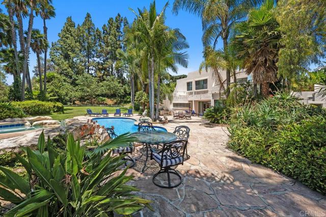 1203 Caminito Graciela, Encinitas CA: https://media.crmls.org/mediaz/aa2cf084-bb46-46e6-b0ec-1003d9f1801f.jpg