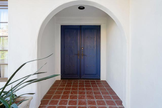 49470 Avila Drive, La Quinta CA: https://media.crmls.org/mediaz/aa2d136f-fb50-400b-9a3f-5b2502b21ab8.jpg