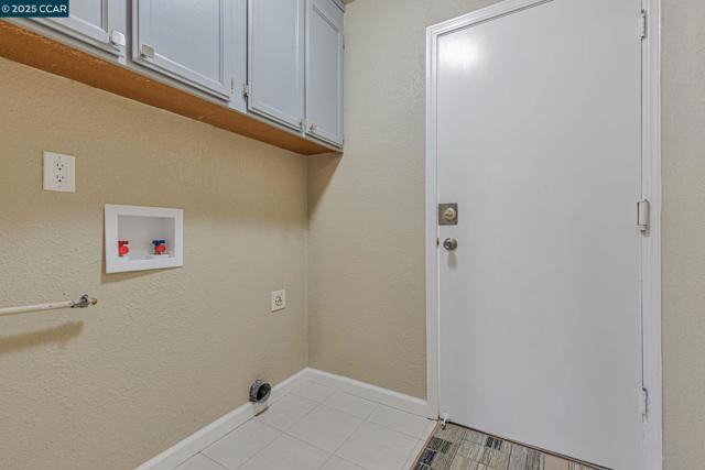 1806 Ridgeland Circle, Danville CA: https://media.crmls.org/mediaz/aa2d3252-5e0f-4201-95b6-afe28d9a6da5.jpg