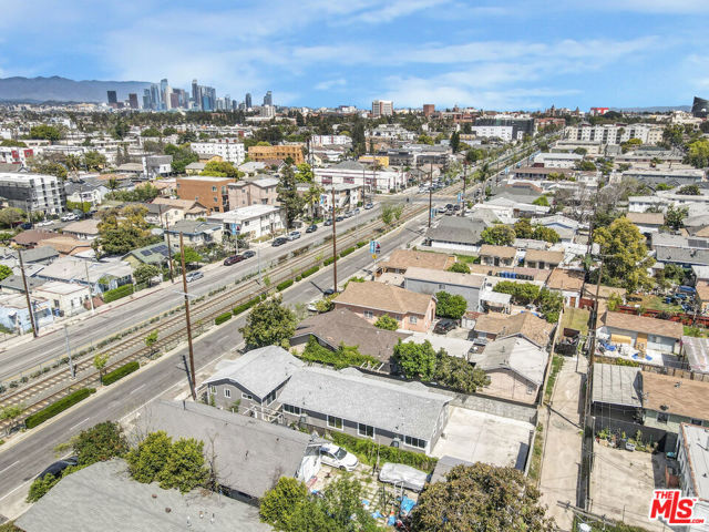 1256 Exposition Boulevard, Los Angeles CA: https://media.crmls.org/mediaz/aa2d9ce8-6a42-4150-b420-bd9fa47cc0f8.jpg