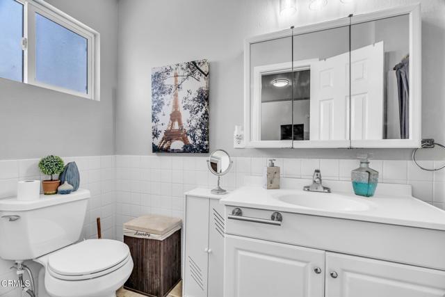 1455 E California Avenue, Glendale CA: https://media.crmls.org/mediaz/aa2e1e4c-fa68-49ad-ad92-2810feeebb40.jpg
