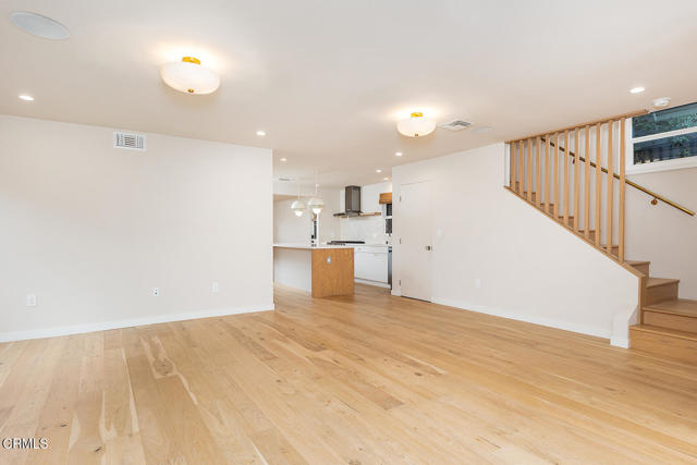 987 Bell Street, Pasadena CA: https://media.crmls.org/mediaz/aa2ef73b-e682-4750-9198-69a1a28a0511.jpg
