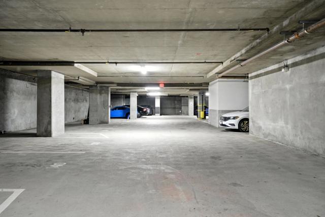 400 Beale Street, San Francisco CA: https://media.crmls.org/mediaz/aa2f0538-f2fe-4f0e-8303-5971e2400a10.jpg