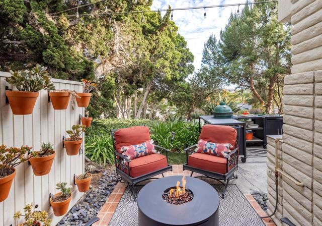 7031 Estrella De Mar Road, Carlsbad CA: https://media.crmls.org/mediaz/aa2f150b-f3e8-425d-a29a-de9b9018e5f5.jpg