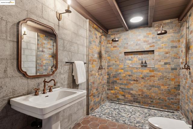 Image 35 of 60 For 2900 Buena Vista Way