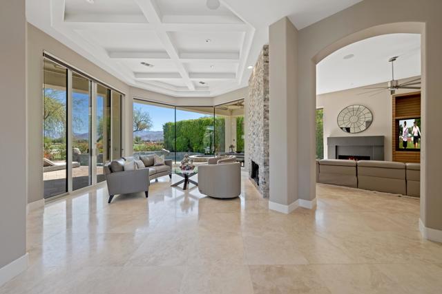 306 Loch Lomond Road, Rancho Mirage CA: https://media.crmls.org/mediaz/aa2f2658-7725-46d4-aa5d-fc59d1c02ee2.jpg
